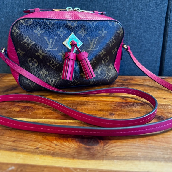 Louis Vuitton Monogram Saintonge Crossbody in Freesia Pink - Picture 3 of 15